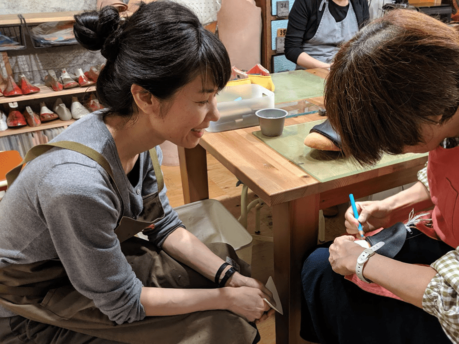 大阪市 レザークラフト！手製の皮靴作成体験『COCO』