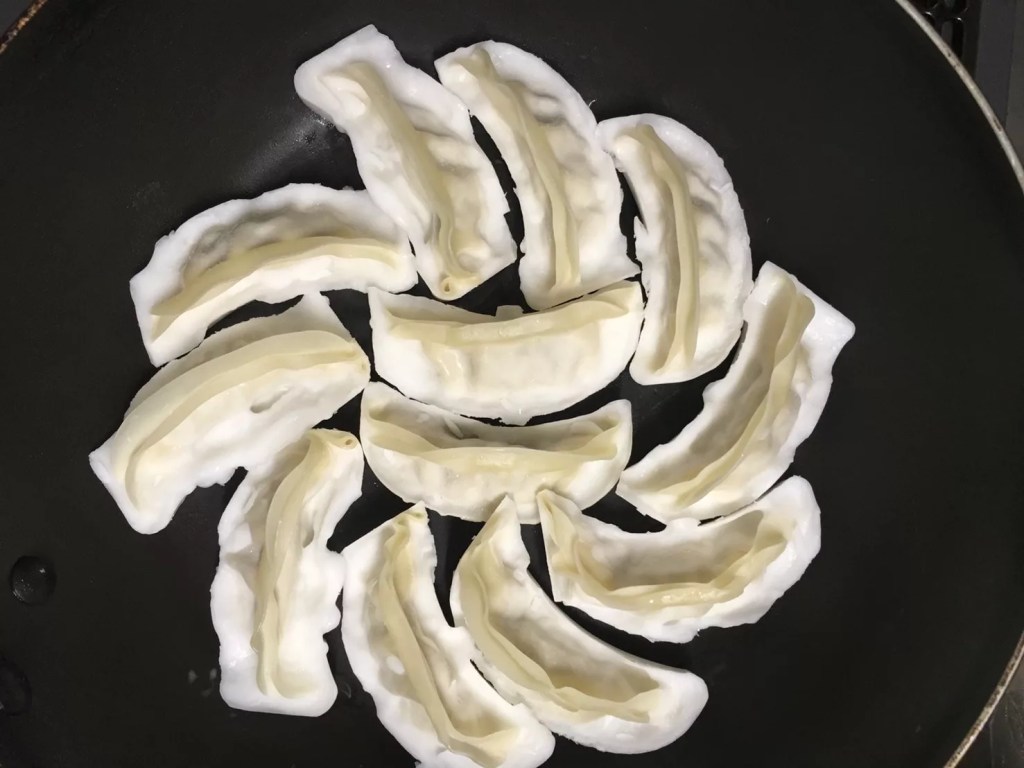 餃子の焼き方スタミナ健太の宇都宮餃子館