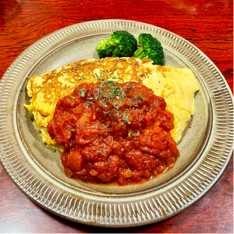 基本からアレンジまで！思わずつくりたくなる「トマトソース トマト缶 オムライス」のレシピ集クックパッド