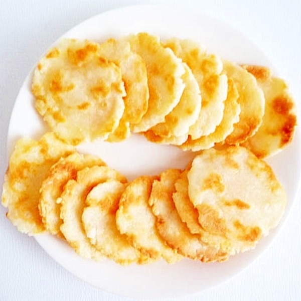 レンジでカリカリチーズせんべい