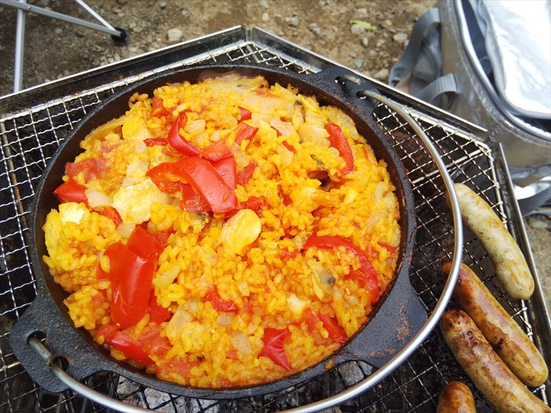 ダッチオーブンパエリアっ♪