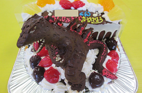 父の日にもぴったりな、ゴリラの立体ケーキ！美味しそうなビールジョッキを持っています。🍺🍺立体ケーキtipitinatscakesティピティーナッツケイクス父の日プレゼント父の日ケーキセンイルケーキ ドンムルケーキゴリラビール大好き父の日動物ケーキ