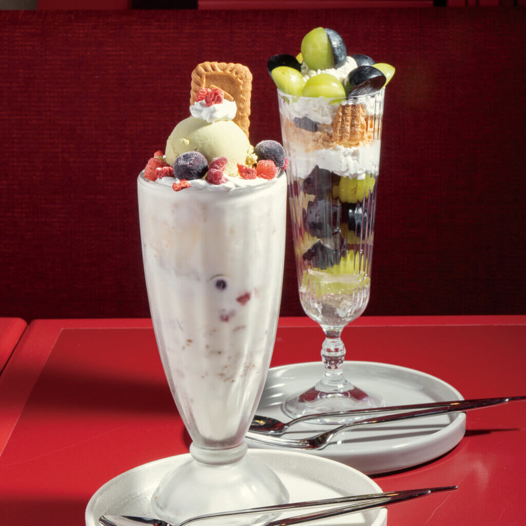 こんにちは。ふかふか食感のパンを思う存分堪能したい編集部酒井です。 いつでもクリスマスの世界観に浸れる話題のお店「GINZA SANDWICH &PARFAIT メリークリスマス」さん。 銀座の名店・喫茶アメリカンで修業したオーナーが作るタマゴサンドは、1人前に焼きたての食パン