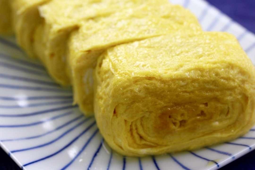 丸いフライパンで？卵1つで“きれいな卵焼き”を手早く作るワザ「すごい！」「お弁当にぴったり」 saita ｄメニューニュース NTTドコモ