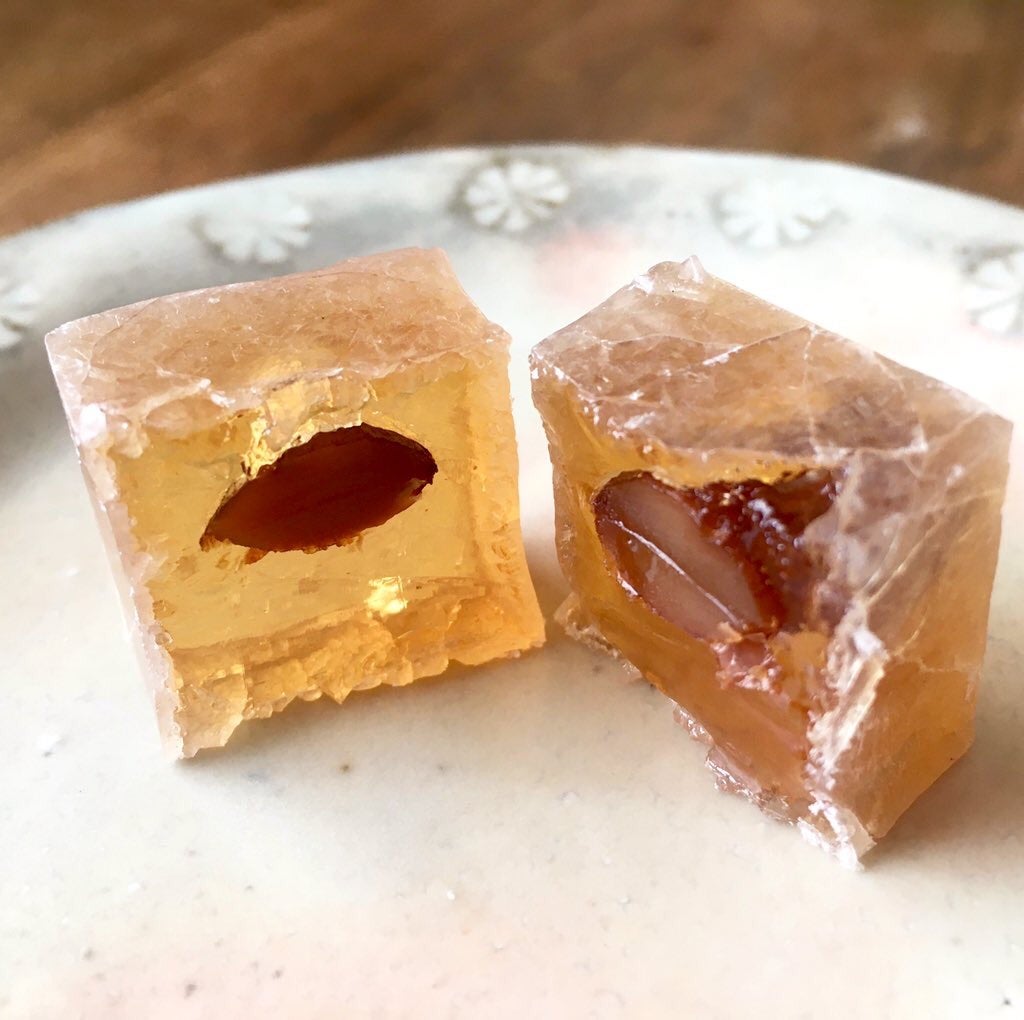 写真 「午後の紅茶」の「熊本県産いちごティー」使用した「琥珀糖」「氷ミルク」「氷炭酸」など