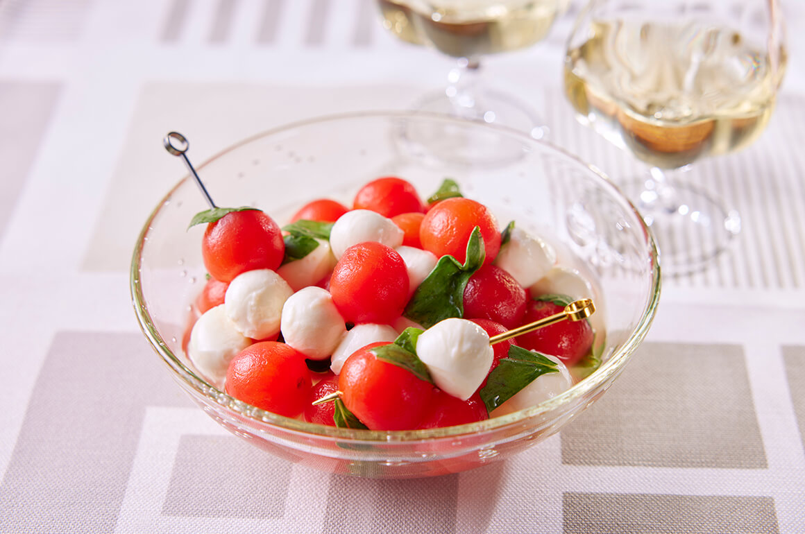 冷やして美味しい作り置き！簡単「トマトのだし漬け」 - 朝時間.jp