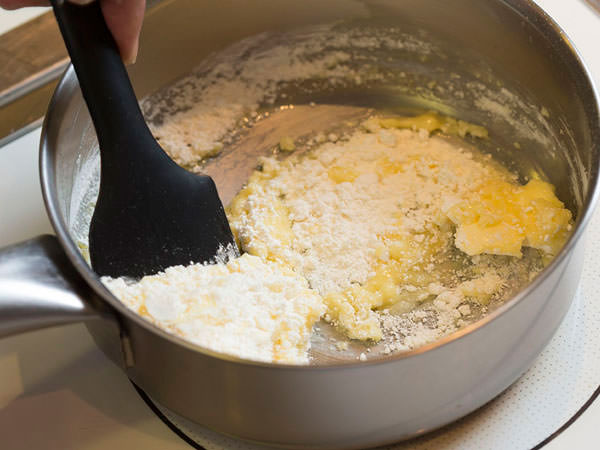 Amazon.co.jp: 高級ソース ホワイトソース冷凍350g: 食品・飲料・お酒