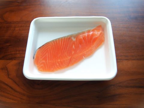 比較実験しました!うま味が逃げない塩鮭の塩抜き5選サンキュ