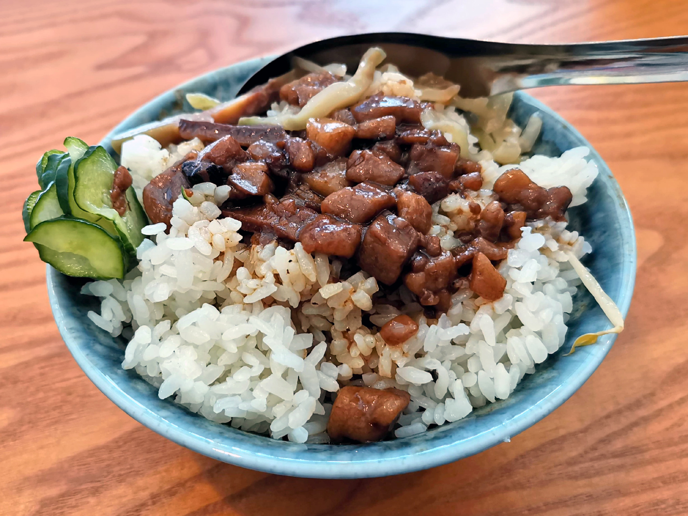 魯肉飯 ルーローハン とは？台湾のソウルフードの魅力、歴史、地域差を徹底解説シェフレピマガジン