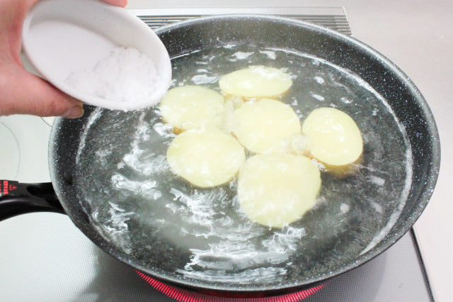 焦がし醤油香るホクホク甘旨じゃがバターの簡単レシピ