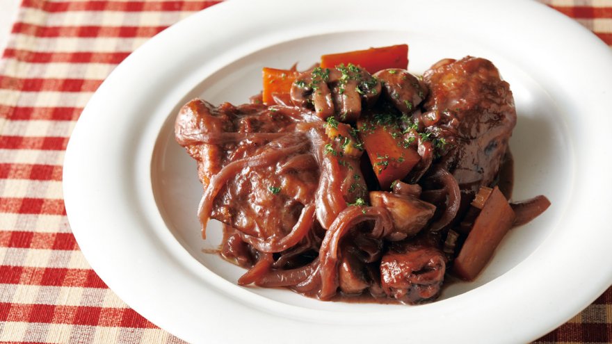 鶏肉の赤ワイン煮