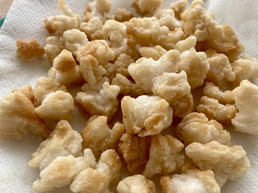 お餅を干してかきもち