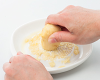 生姜を皮ごとすりおろすだけ！ 万能調味料「発酵しょうが」のつくり方おうちで発酵体験レシピ