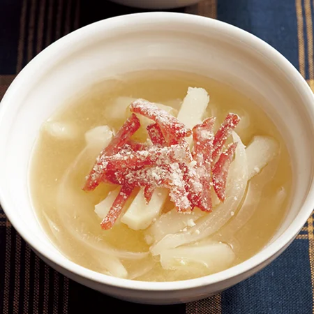 ⬅️簡単すぎる!サラミのアレンジレシピ, \ おつまみだけじゃない!サラミの実力,,材料 1人前, ☆サラミ 本商品 10枚, ☆チーズステイック 本商品5本, ※チーズでも代用可,手順 , 1、サラミ、チーズステイックをお好みサイズに切る,2、クッキングシートにチーズスティックを2cm程あけて並べる,