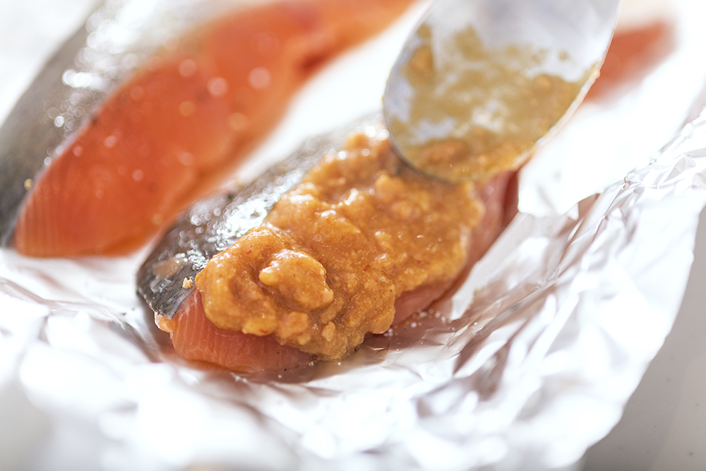 ASIAN KUNG-FU GENERATION 伊地知潔の今日、何食べたい？Vol.45 秋鮭の洋風ホイル焼きレシピサイトNadia