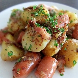 じゃがいも・たまねぎ・ウインナーのマヨ炒め