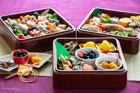 おせちの詰め方 - 華やかに盛り付ける基本Amazon