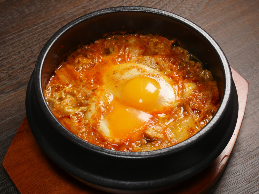 真っ黒だけど食べやすい韓国の甘味噌、チュンジャン - Yuki's Small Kitchen