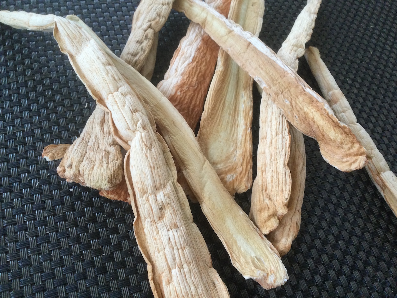 道の駅で見つけたら即買い「いもがら ずいき 」の魅力と簡単レシピ - Duallife Family デュアルライフ ファミリー