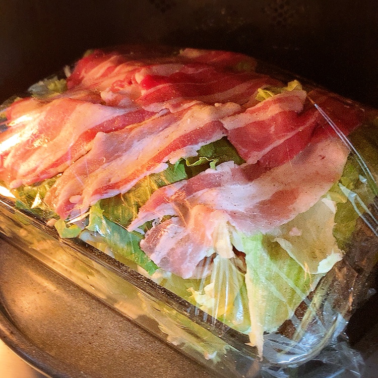 レシピ 旨辛♡豚肉とレタスのレンジ蒸し**管理栄養士ゆきぼむ~ヘルシーに楽しむ♩簡単おいしい彩りレシピ~*