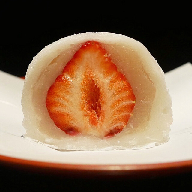 着物が似合う町ひがし茶屋街のおすすめの和スイーツはインスタ映え大福！金沢の着物レンタル椿 つばき