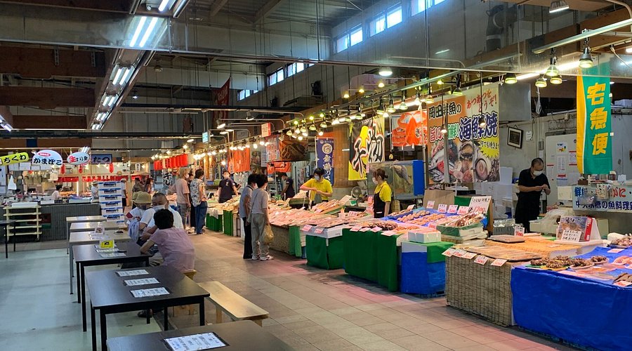 舞鶴港とれとれセンター内「海鮮れすとらんととや」でランチ。新マッハのオススメごはんですよ