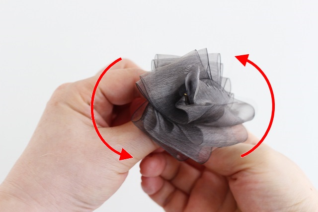 巻きバラの作り方ココリボンヘアゴム・ヘアアクセサリー・リボンの作り方