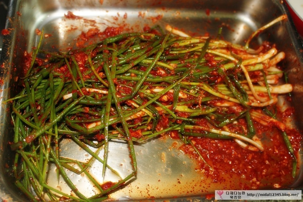 タコとまぜまぜ!栗原農園のネギキムチは海鮮との相性が抜群! タコと混ぜ混ぜすると プリプリのタコとシャキシャキ ネギキムチでご飯が進みます!ネギキムチが主役の 超簡単!アレンジレシピ。 次回もお楽しみに。 ネギキムチは茨城県内や 東京都内で販売中です