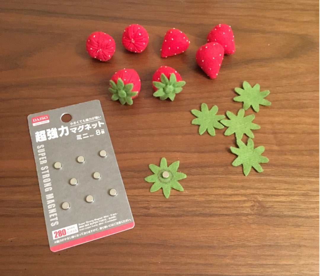 フェルトで半分苺の作り方SWEETS GARDEN