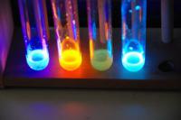 暗闇でピカッ！光るスライムの作り方わくわく趣味発見サイト