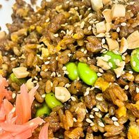 焦がしにんにくの香ばし黒炒飯