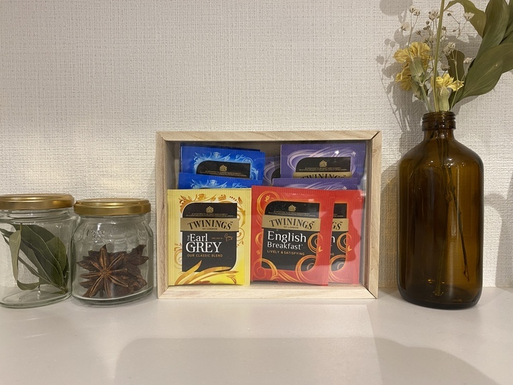 Amazonティーバッグ 収納ボックス 2層 ティーバッグホルダー オーガナイザー キャディストレージボックスカウンタートップコーヒーバーアクセサリー 卓上 パントリー キッチン収納 お茶 コーヒー クッキー 缶飲料 小物整理 分類収納ケース・ボックスオンライン通販