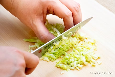 ちぎりキャベツの香味そぼろ炒め