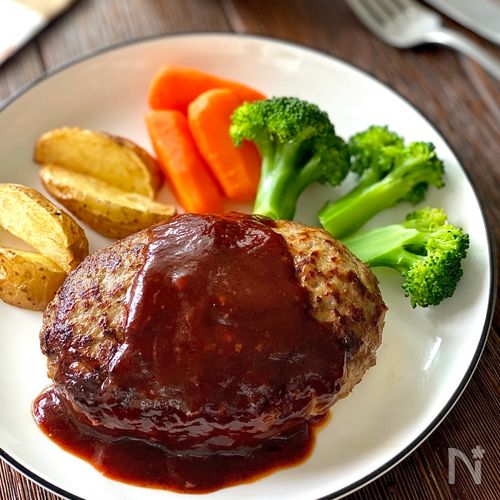 シェフ直伝 基本のハンバーグレシピ、プロのワザで肉汁ジュワ〜！三越伊勢丹の食メディアFOODIE フーディー