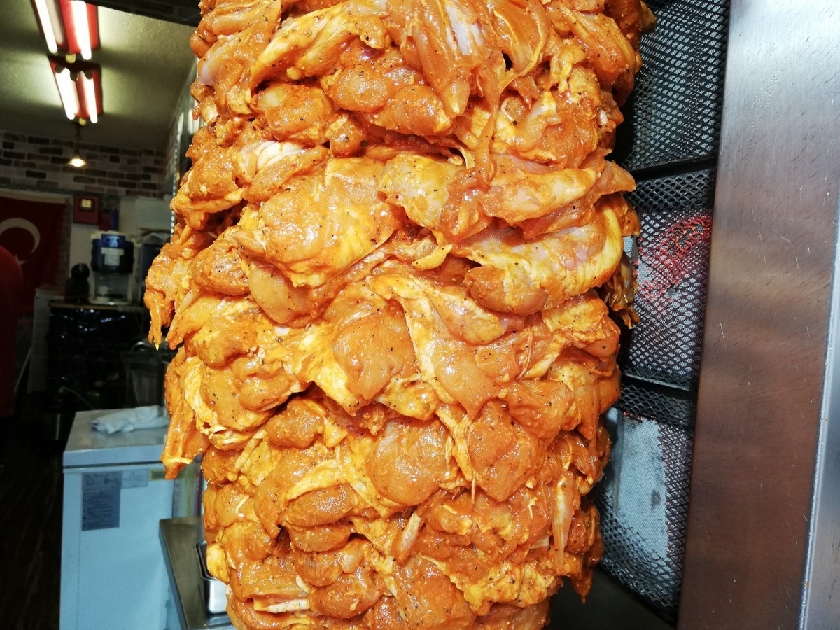 ケバブ屋さんのあの肉塊、どうやって作ってるの? - メシ通ホットペッパーグルメ