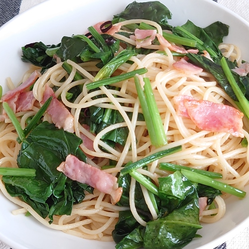 ベーコンとほうれん草とポテトのパスタ