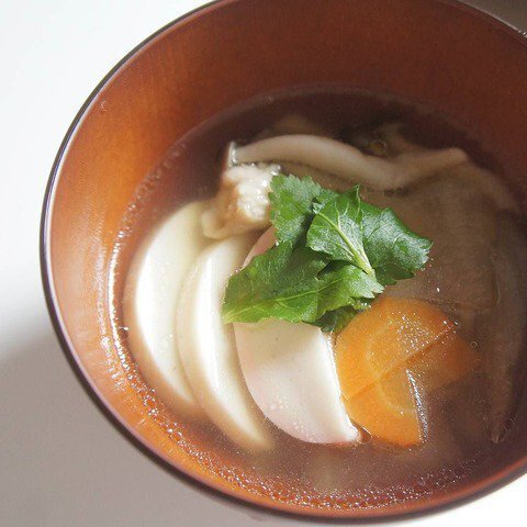 お正月に!京料亭白だしで簡単◎すまし汁に焼いた角餅のお雑煮