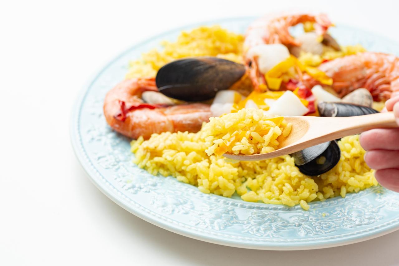 炊飯器でつくるシーフードパエリア