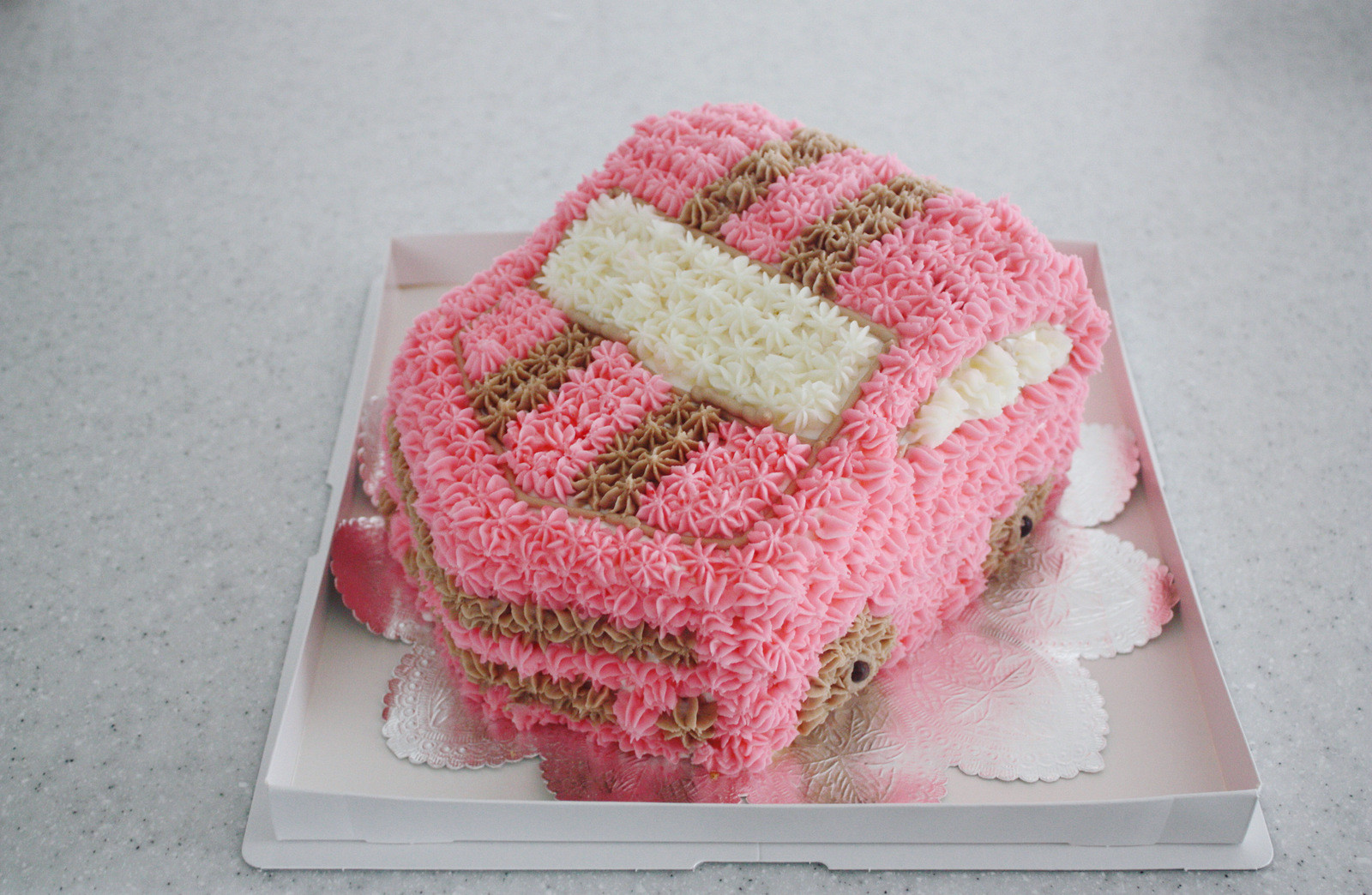 誕生日におすすめ！乗り物の立体ケーキ8選Surpriser サプライザー