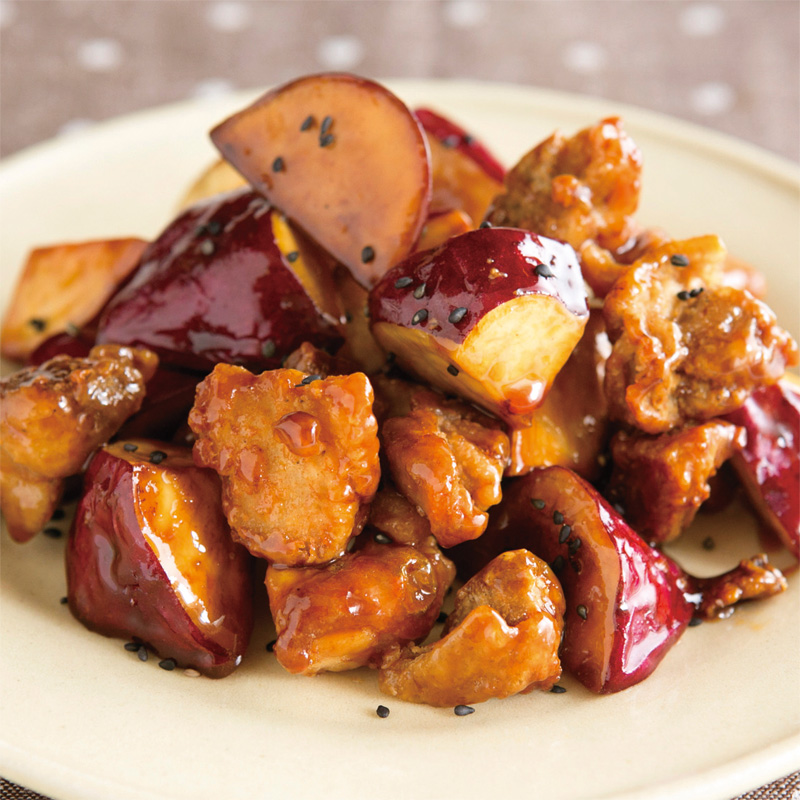 鶏肉とさつまいもの甘辛ごまがらめ 秋食材を美味しく♬︎