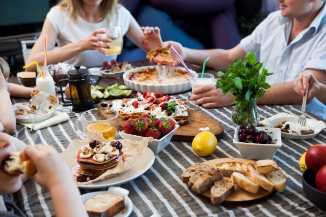 雨の日に愉しむホームパーティー 第3回食卓を彩る、ホームパーティーのテーブルスタイリングアンジェ日々のコラム