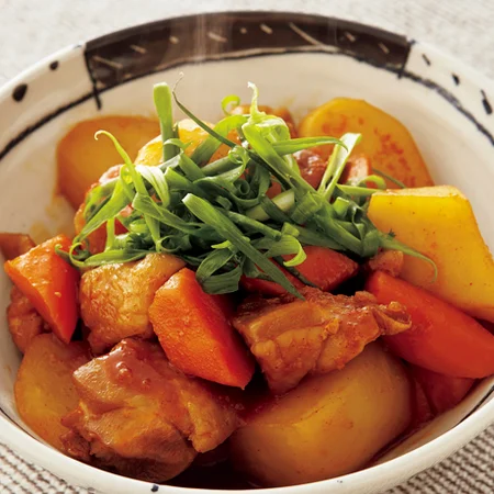 ピリ辛味がやみつきになる！「鶏肉とじゃがいもの韓国風炒め」