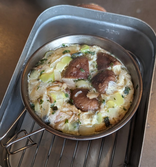 混ぜてレンチンするだけ！簡単マグカップ茶碗蒸し🤤 お吸い物の素と卵があればすぐにできる 茶碗蒸しのレシピです✨ 電子レンジで作れるからなにもやる気が出ない日や疲れてる日にも パパッと作れるズボラレシピです！ 茶碗蒸しの容器がなくても簡単に作れる◎ 具材は