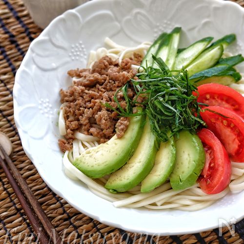 凍りトマトの冷製スープうどんうどんレシピ冷凍食品ならテーブルマーク