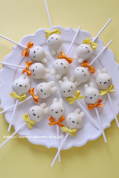 バレンタインレシピ 鈴カステラでつくる子どもが喜ぶ『ケーキポップ』3選 - E・レシピ 1 4ページ