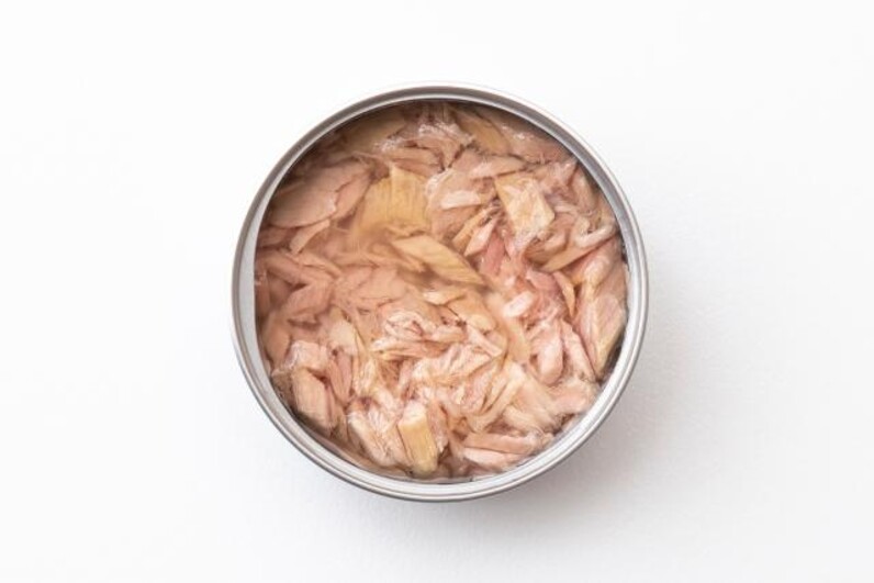 🍇新ファミマ速報🍓 来週2024年5月28日 火 全国のファミマで新発売 🍇「赤城 たべる牧場 マスカット」 税込248円🍓「凍ったまま食べる いちごのミルフィーユ」 税込288円🍑「凍ったまま食べる 白桃と紅茶のタルト」 税込278円🥚「たまごっちまんまる焼き」 税込230