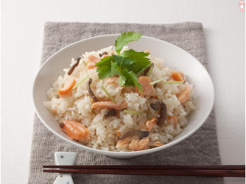 のせて炊くだけ!」作業5分でウマすぎる きのことベーコンのバター醤油炊き込みご飯 お弁当にも大活躍 低空飛行キッチン- エキスパート -Yahoo!ニュース