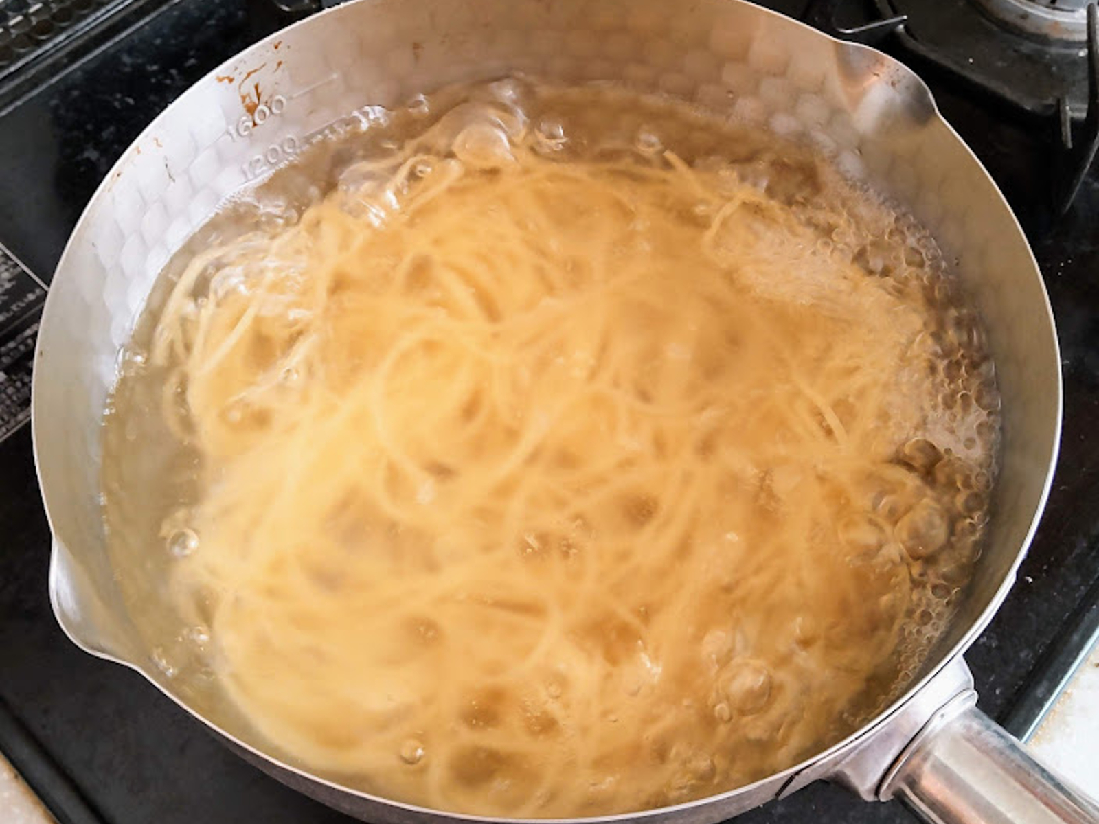 話題の水漬けパスタ！パスタを水につけるとどうなる？デリッシュキッチン