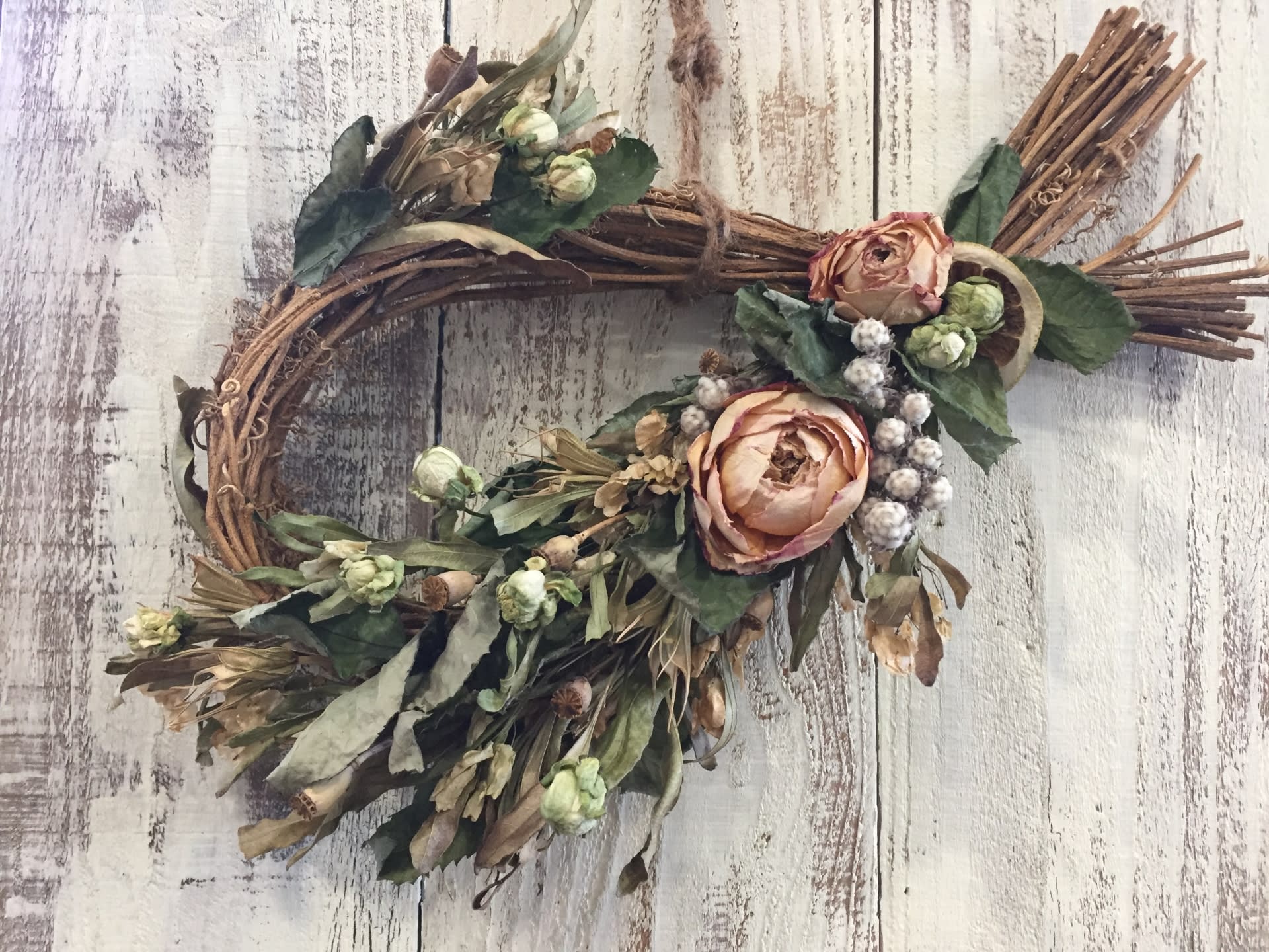 バラのドライフラワーを可愛いボトルに詰めたインテリアアメージング ドライフラワー & レジンフラワ