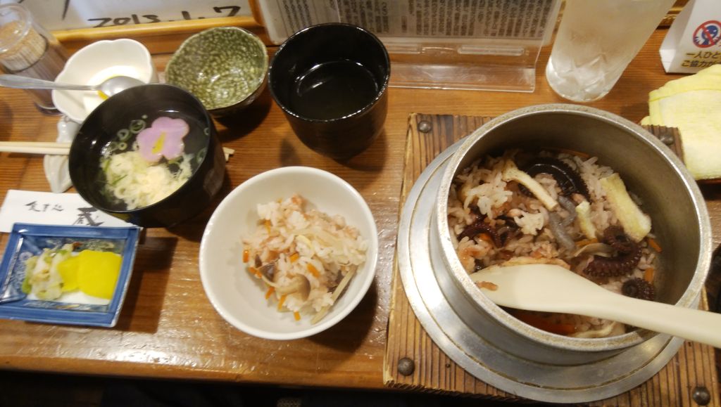 口コミ一覧 : おさかな丼屋 とと丸 - 南三原 海鮮丼食べログ